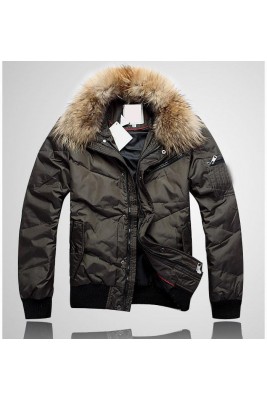2017 New Style Moncler Top Quality Fashion Down Jackets For Men Army Green